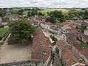Le village vu du donjon du château médiéval (2)