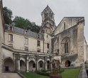 Le cloître, l'église abbatiale et le clocher campanile