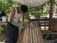 Fabricant de paniers en bambou