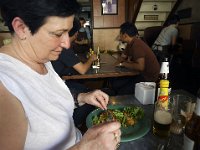 C'est bon ? : Nous, Restaurant