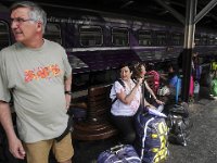 En attente du train pour Ayutthaya : Nous, Transport