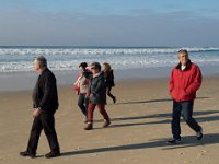 Sur la plage  Devinez qui : C'est encore loin le bout de la plage ?