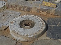 Le kernos, pierre à offrandes