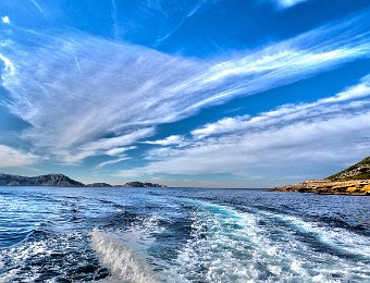 Effet HDR sur l'archipel de Riou  Une image HDR est une image à dynamique étendue qui restitue un haut niveau de nuances dans les zones sombres et les zones claires