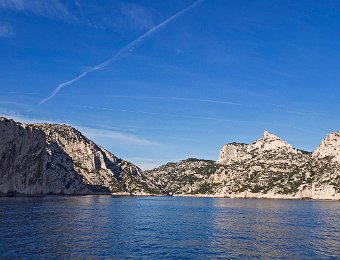 Calanque de Morgiou  La calanque de Morguiou est une calanque assez profonde. Aau fond se trouve un port qui abrite encore les bateaux de quelques pêcheurs professionnels