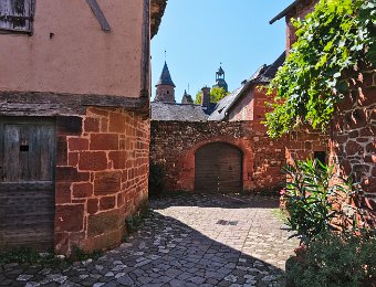 Rue Noire - La maison de Maurice Biraud (à gauche)