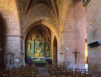 Eglise Saint Pierre - La nef et le choeur