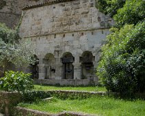 Le mounin à huile  Le moulin à huile de Cotignac date de plusieurs siècles et a longtemps été un lieu central de la vie agricole du village. C'est ici que les agriculteurs locaux apportaient leurs olives pour les transformer en huile, un produit essentiel de la cuisine provençale.