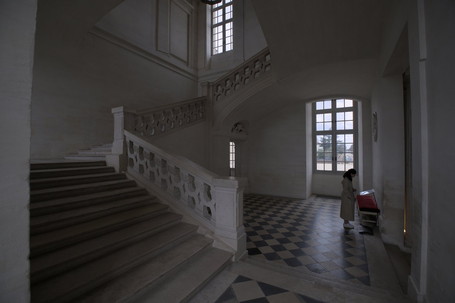 Le grand vestibule et l'escalier