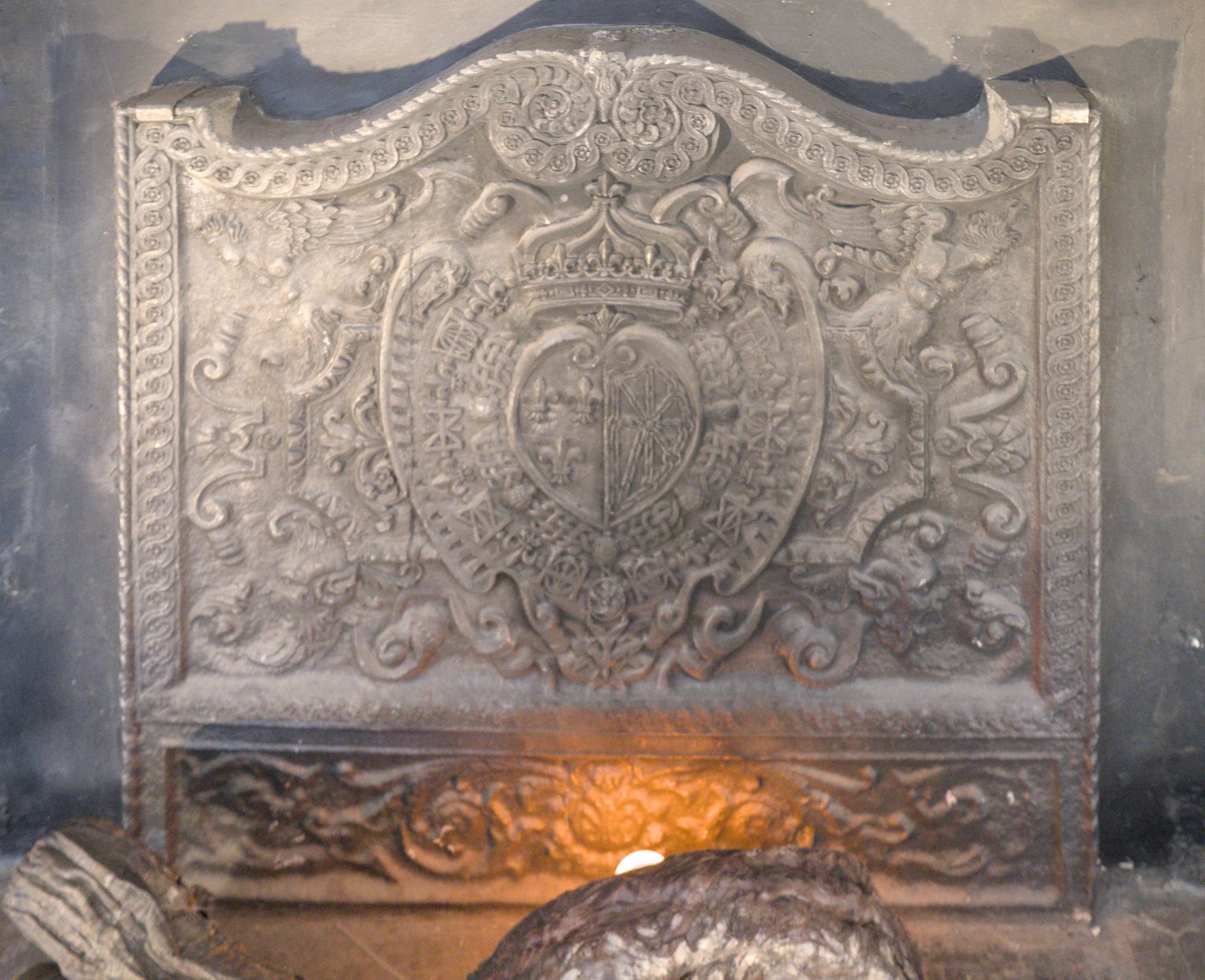 Salle à manger du Comte d'Artois - Plaque de cheminée