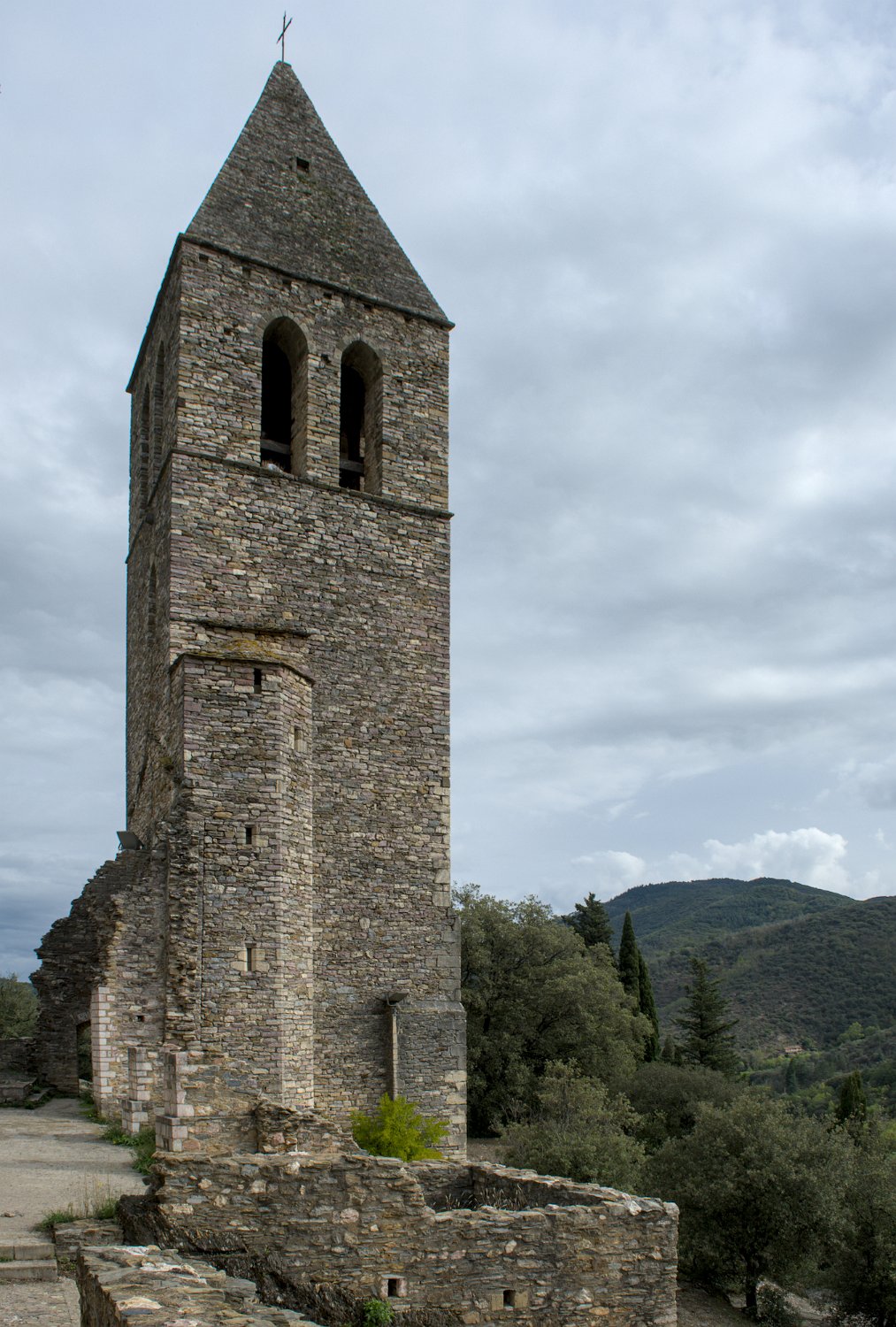 L'ancien donjon du château converti en clocher