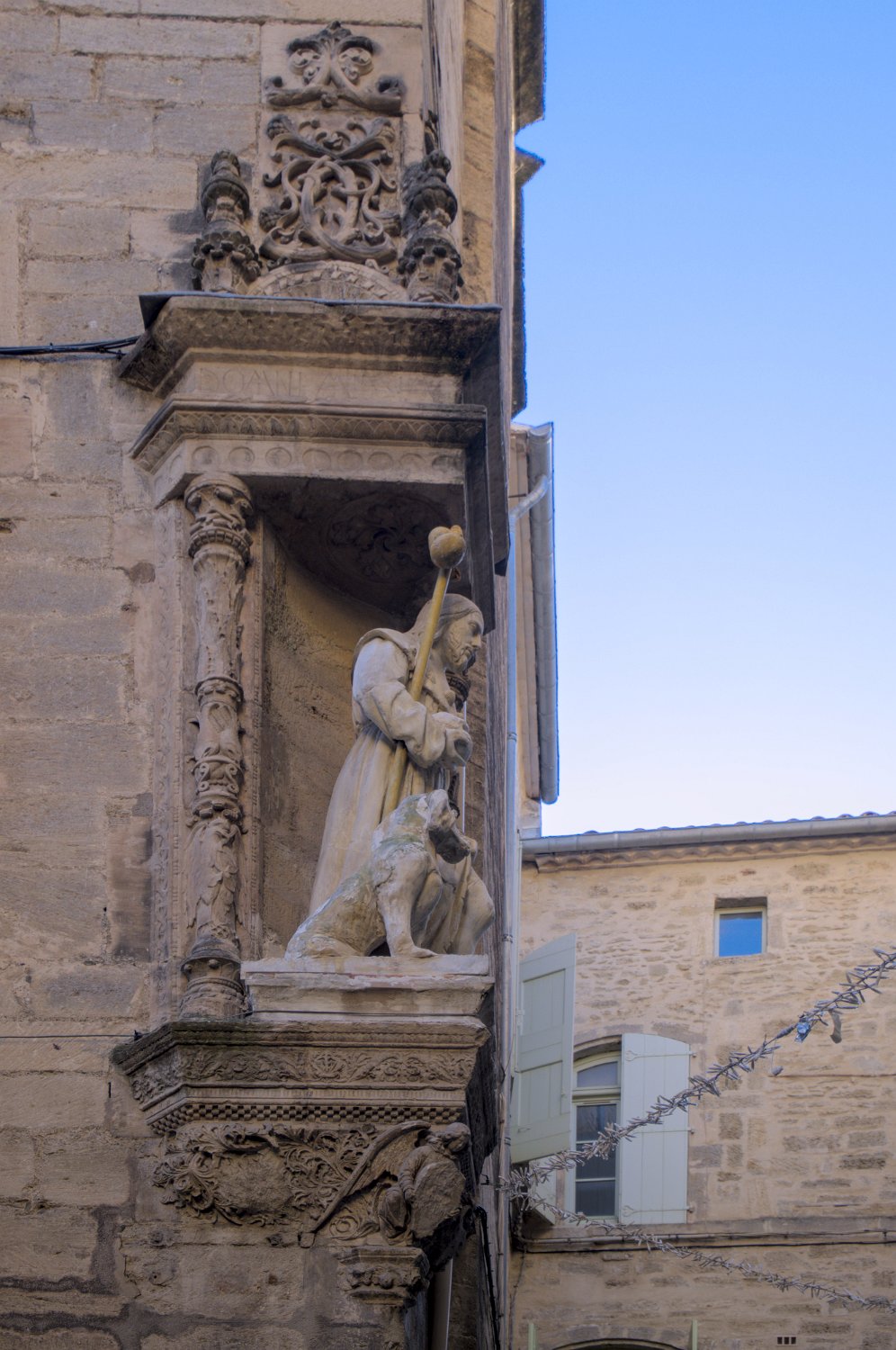 Niche de Saint Roch à l'angle de la rue Alfred Sabatan (Hôtel de Flottes de Sabatan)