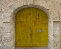 Porte au 4 rue du Four de la ville