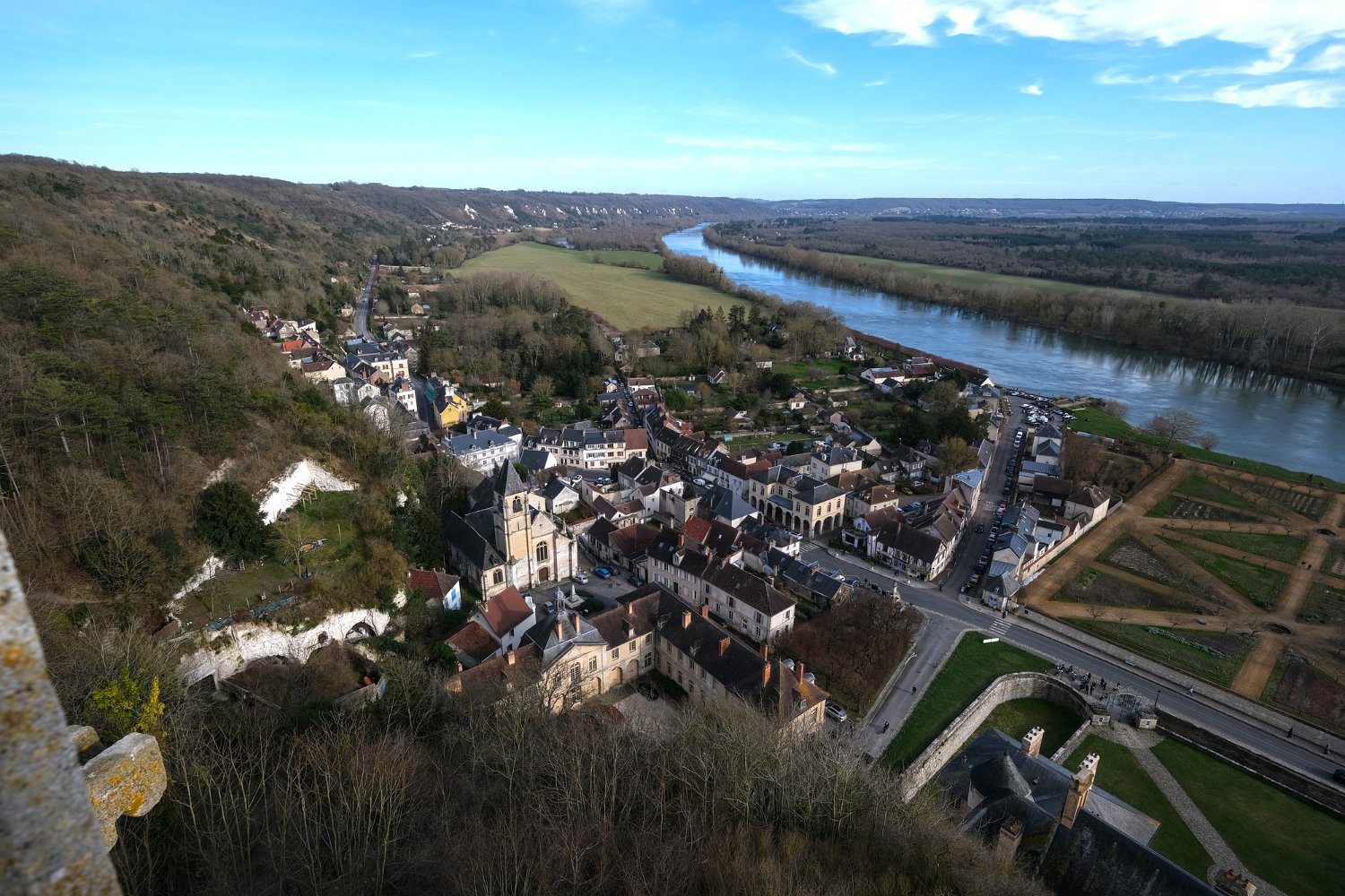 Vue sur la Roche-Guyon et la vallée de la Seine