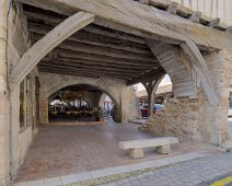 DSCF1400  Arcade de la place principale