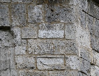 Indicateur de crue  Les crues de la Baïse peuvent être très importantes, d'autant plus que son bassin versant est assez étendu. Son débit à Nérac peut dépasser celui de la Seine à Paris. A l'étiage, son débit est maintenu par le canal de la Neste