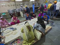 Gurdwara Bangla Sahib- préparation des chapatis