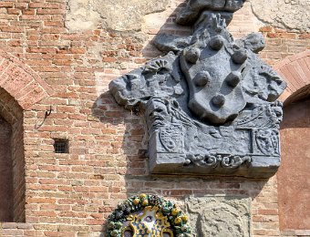Palazzo Pretorio- Blasons en terre cuite vernissée  des vicaires de Florence qui vécurent dans le bâtiment du XVè au XVIIIè siècle
