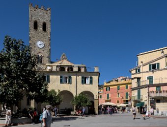 La place Garibaldi  La place principale et l'église San Giovanni Battista