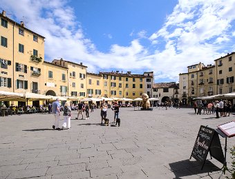 Les rues, places et monuments