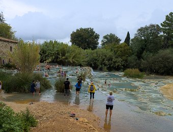 Les thermes et l'ancien moulin
