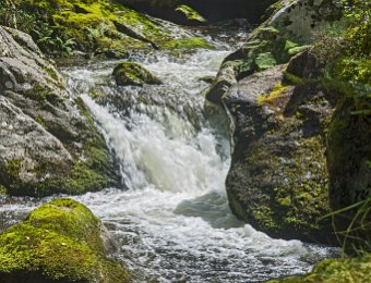 Aston au dessus du barrage de la Riète (Ariège)  Nikon D700 - F11 - 1/500 - 78mm - 100ISO : Aston, torrent, ariège