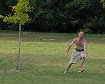 Initiation au jet du boomerang- Le plus dur est de le rattraper avant qu'il touche le sol !