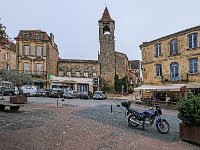 Place centrale (place d'armes) - Au centre de l'image l'ancien beffroi