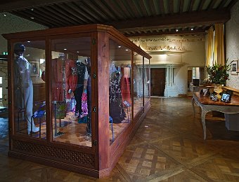 Le grand salon des robes  Dans ce salon sont présentées les robes de scène de Joséphine Baker