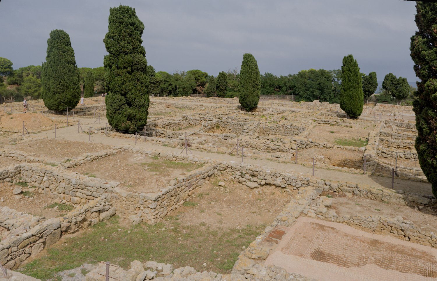Vue générale sur le quartier commercial