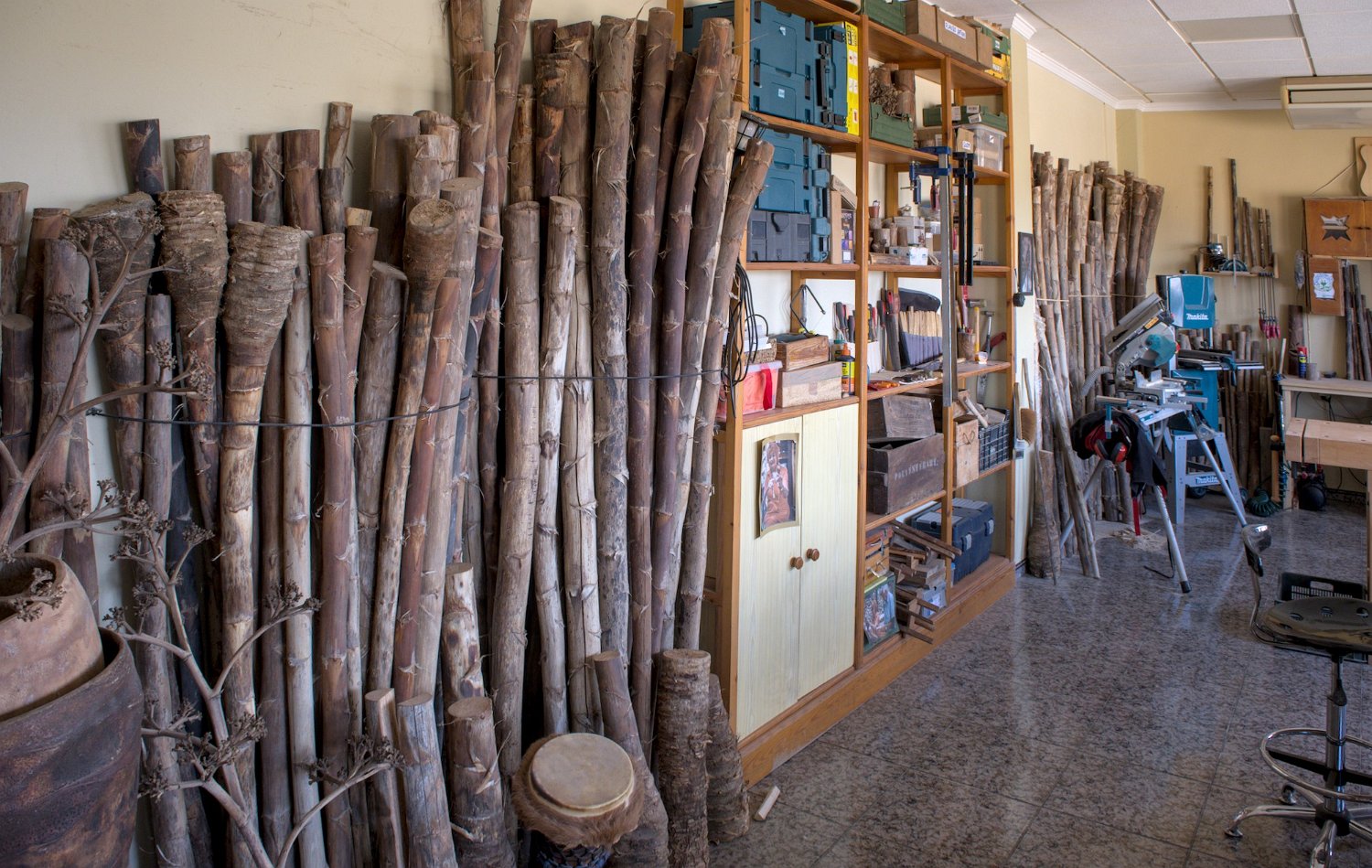 Tabernas - Atelier de fabrication d'objets à partir des tiges de fleurs deagave