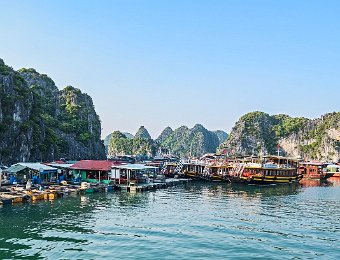 Village de pêcheur et fermes aquacoles