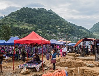 Marché aux vêtements