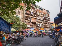 Marché de Cho Dong Xuan- Boutiques extérieures